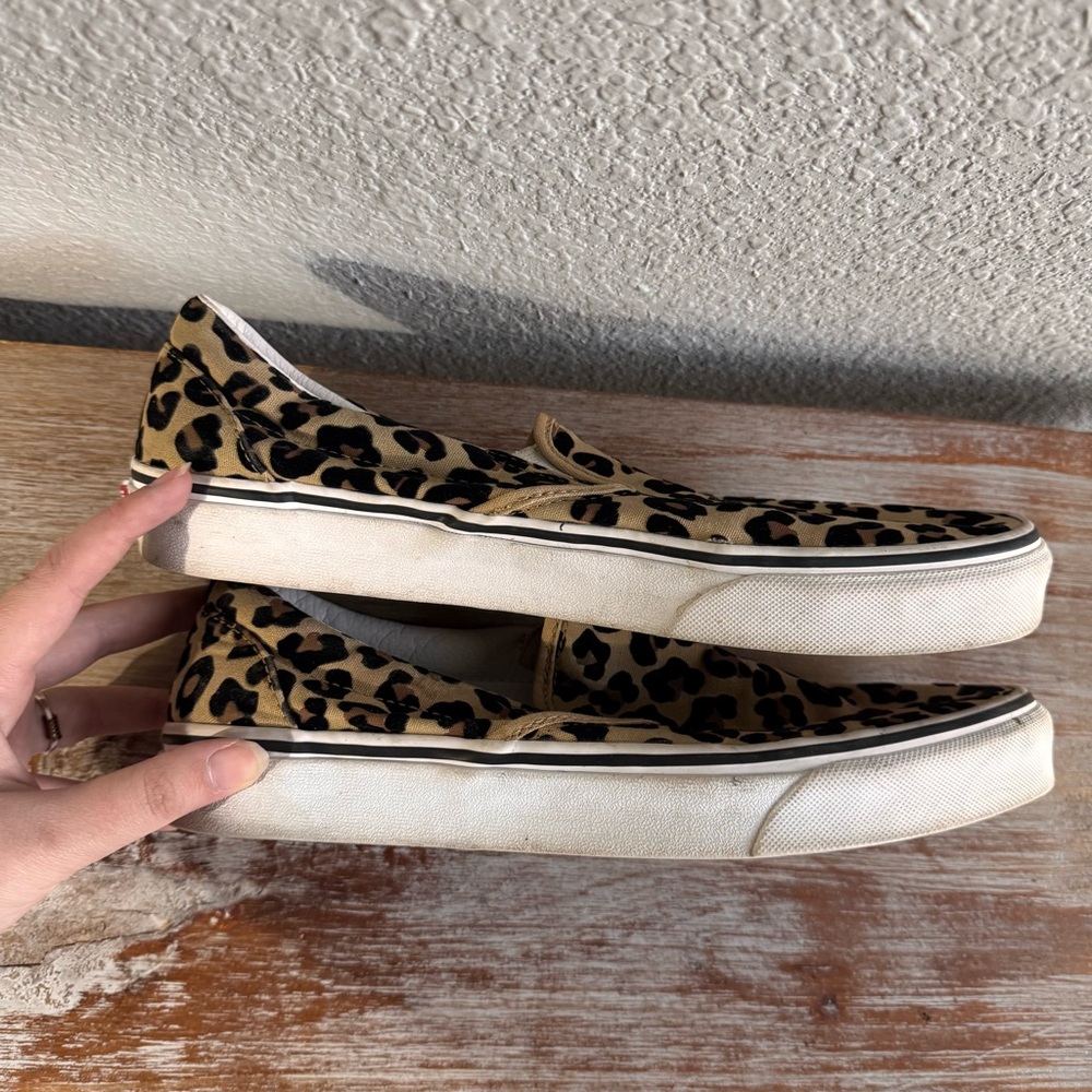 Womens Slip On Vans Shoe Cheetah Print Size Men’s 8 Womens 9.5 - Picture 3 of 6